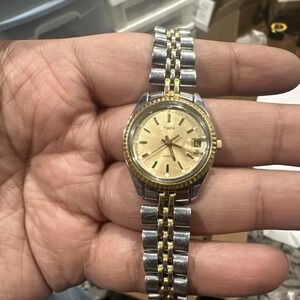 Runs Timex Ladies Presidents Style Two Tone Gold Dial Quartz Watch 25mm Fit 7.5"